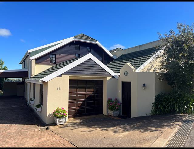 5 BEDROOM GATED ESTATE FOR SALE IN UNDERBERG